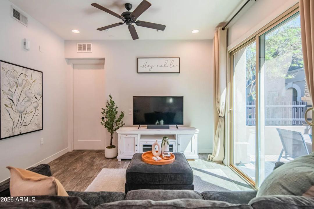 Real Estate Picture 12