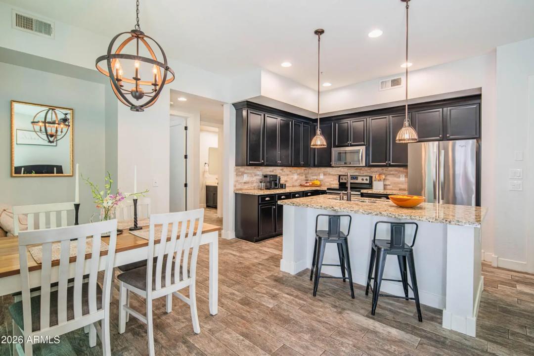 Real Estate Picture 16