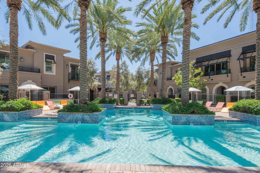 Real Estate Picture 3