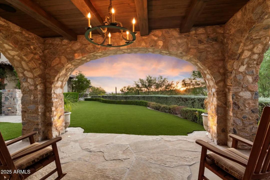 Real Estate Picture 100