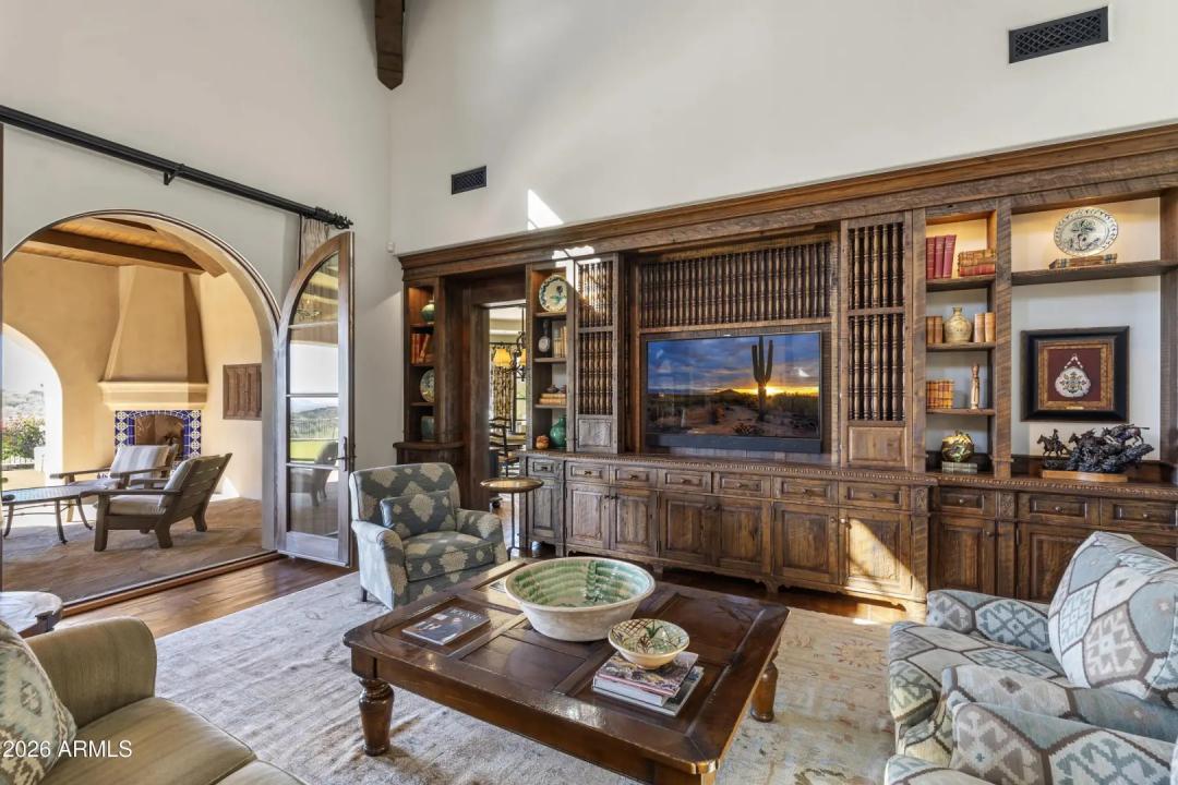 Real Estate Picture 14