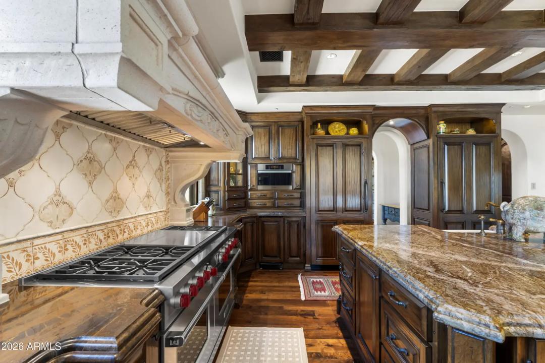 Real Estate Picture 23