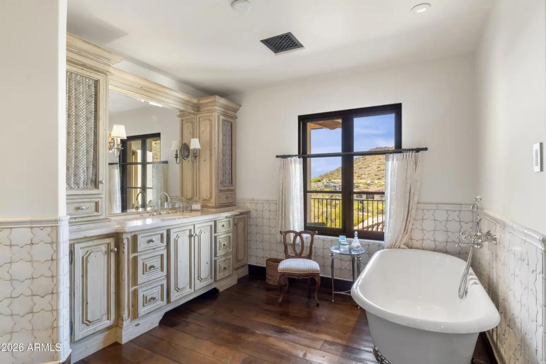 Real Estate Picture 70