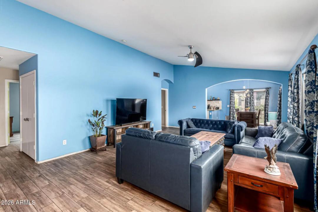 Real Estate Picture 5