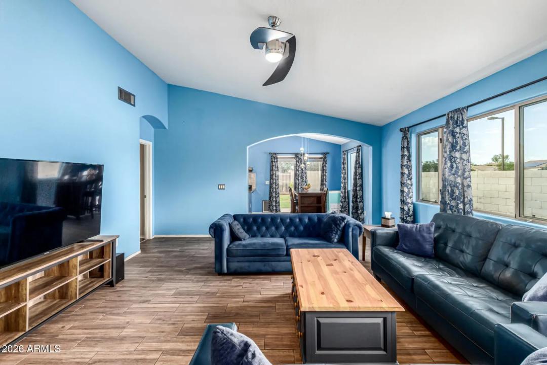 Real Estate Picture 6