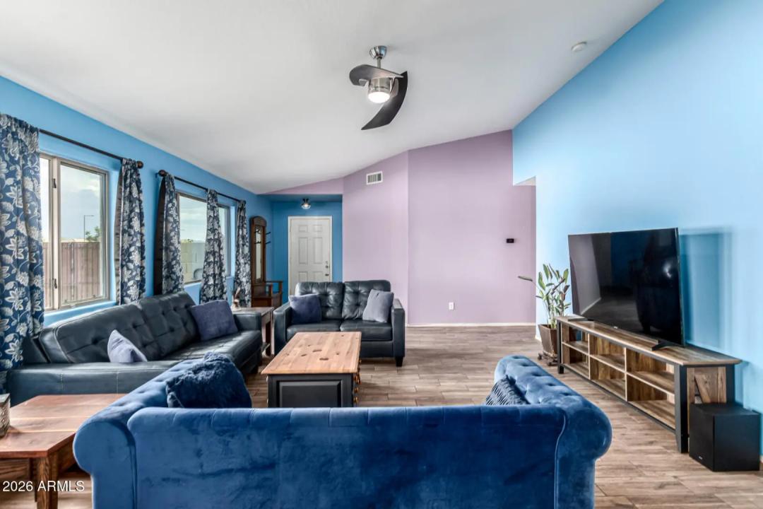 Real Estate Picture 7