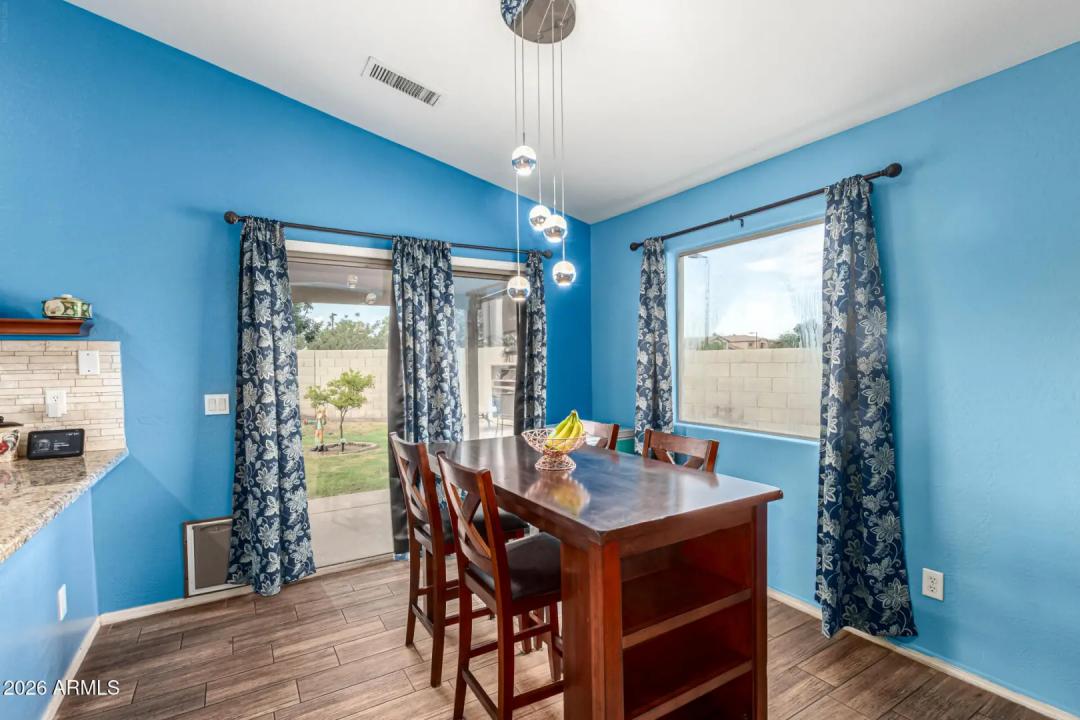 Real Estate Picture 8