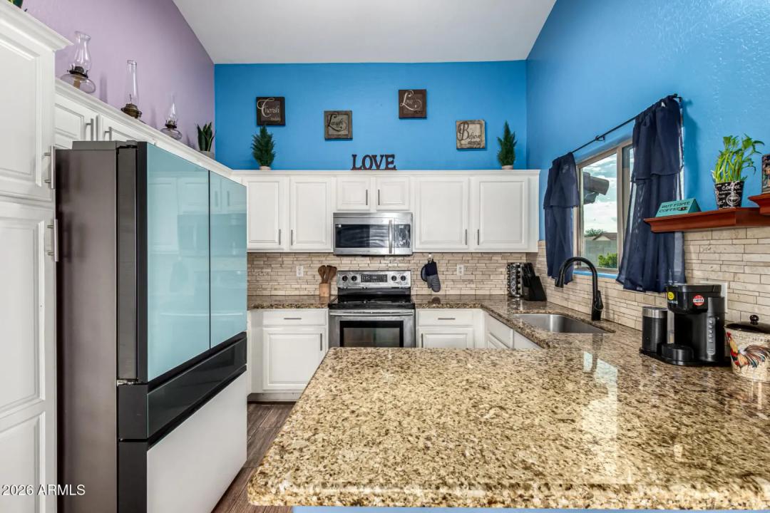 Real Estate Picture 10