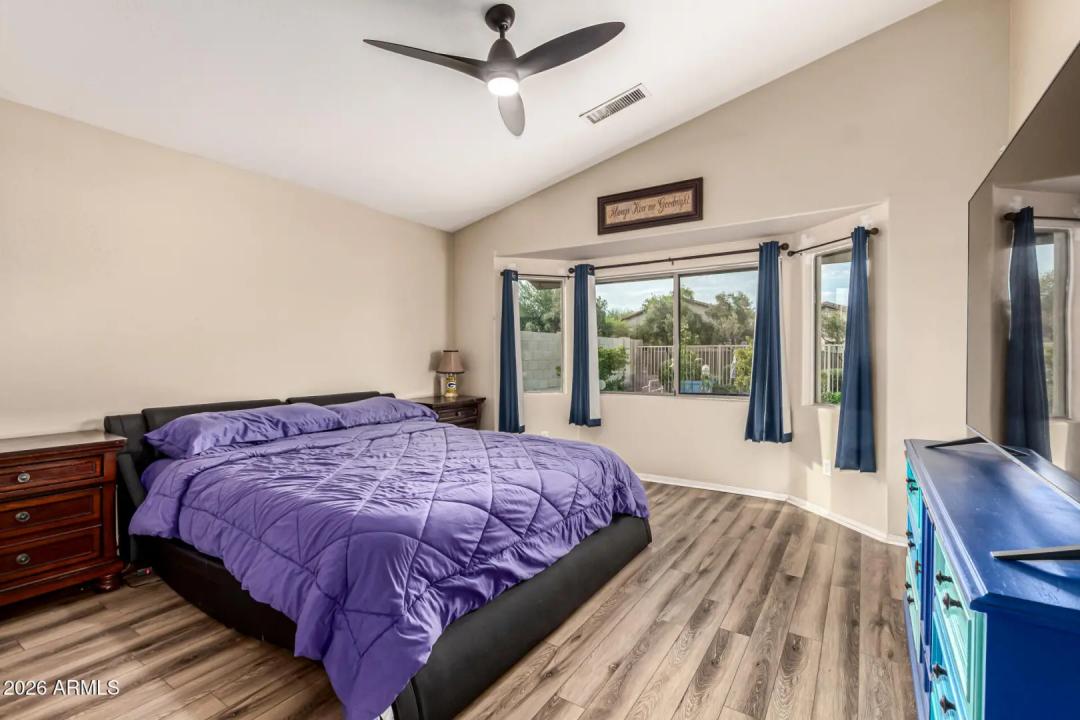 Real Estate Picture 12