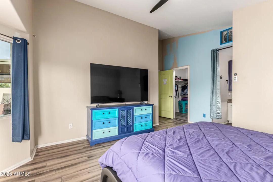 Real Estate Picture 14