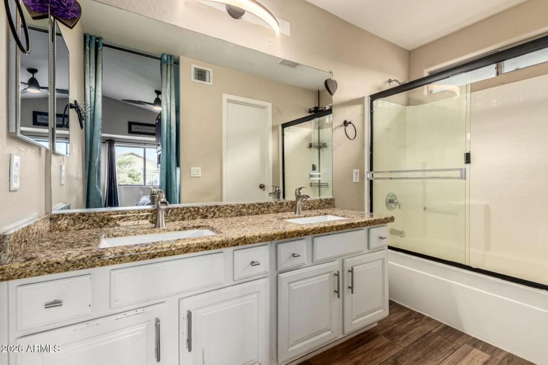 Real Estate Picture 15