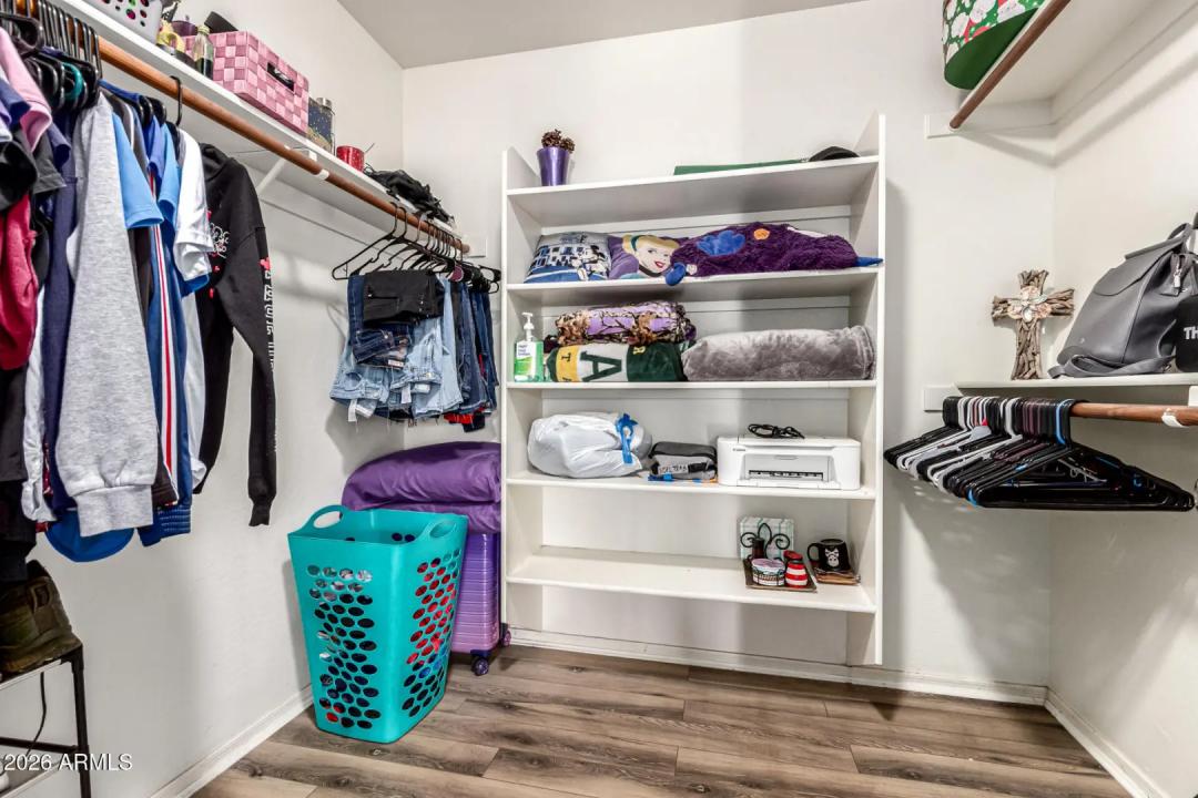 Real Estate Picture 16