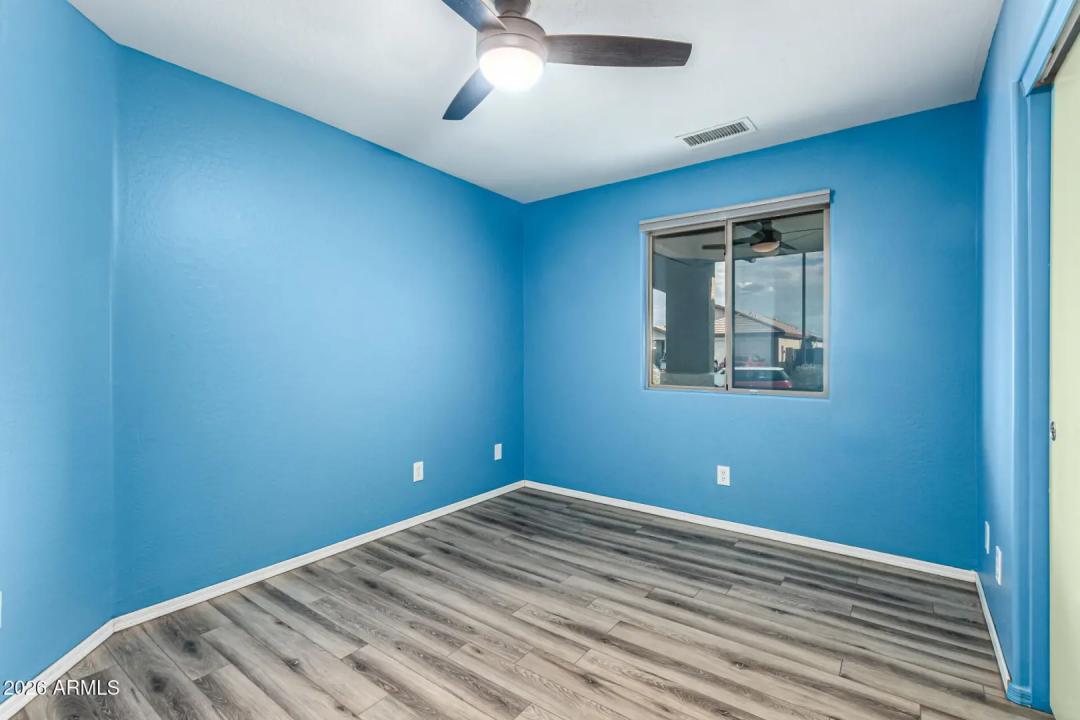 Real Estate Picture 17