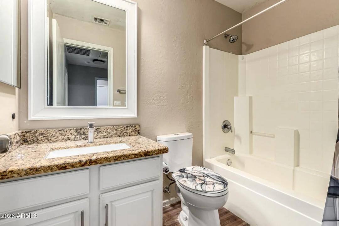 Real Estate Picture 23