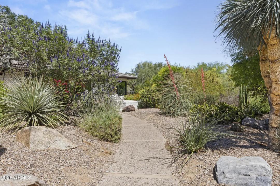 Real Estate Picture 12