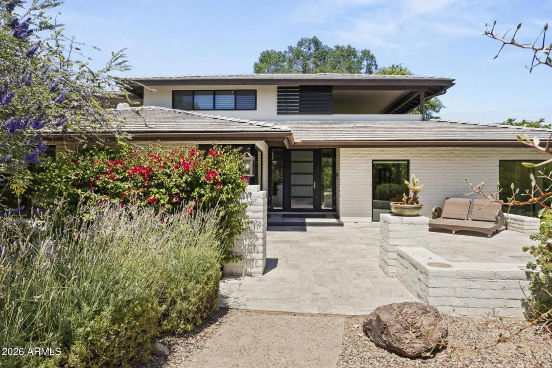 Real Estate Picture 3