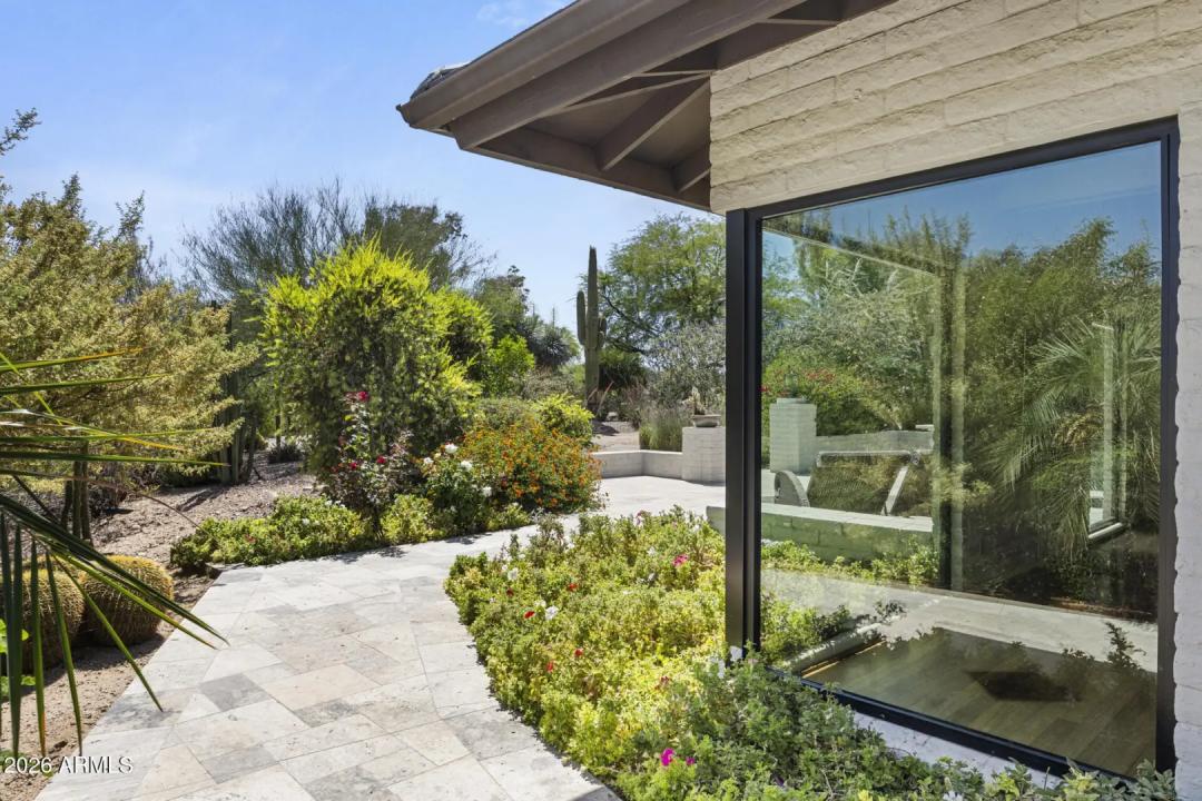 Real Estate Picture 5