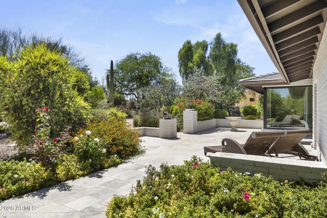 Real Estate Picture 8