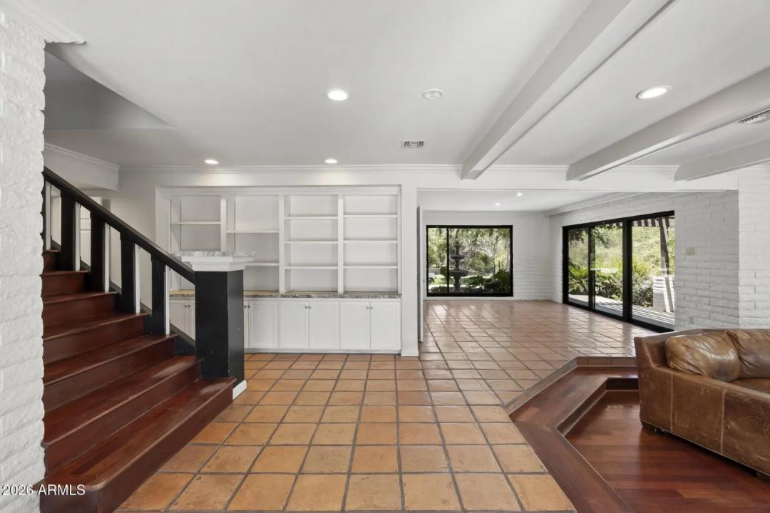 Real Estate Picture 17