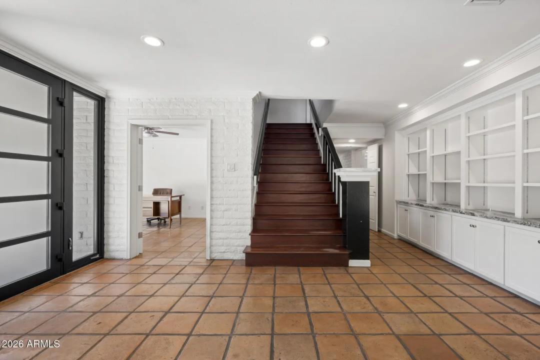 Real Estate Picture 18