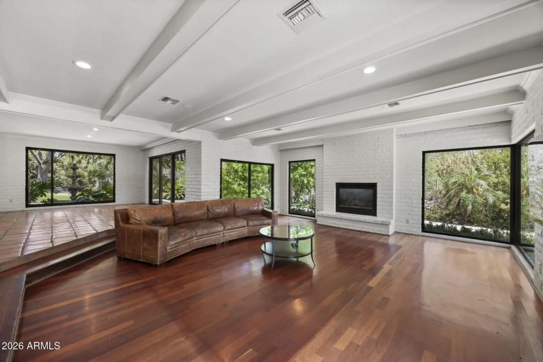 Real Estate Picture 19