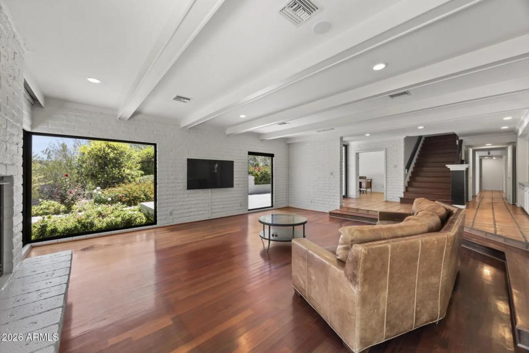 Real Estate Picture 21