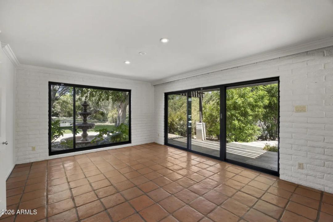 Real Estate Picture 23
