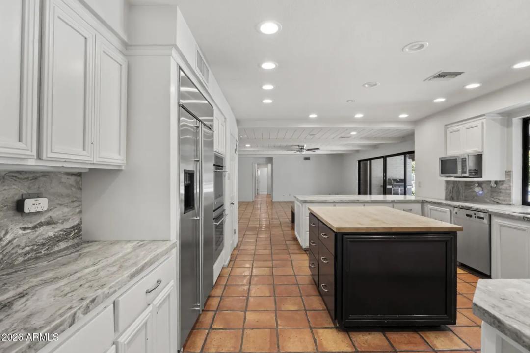 Real Estate Picture 28