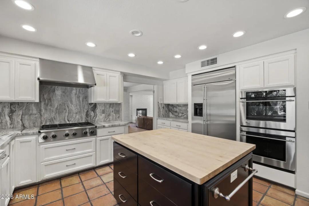 Real Estate Picture 26