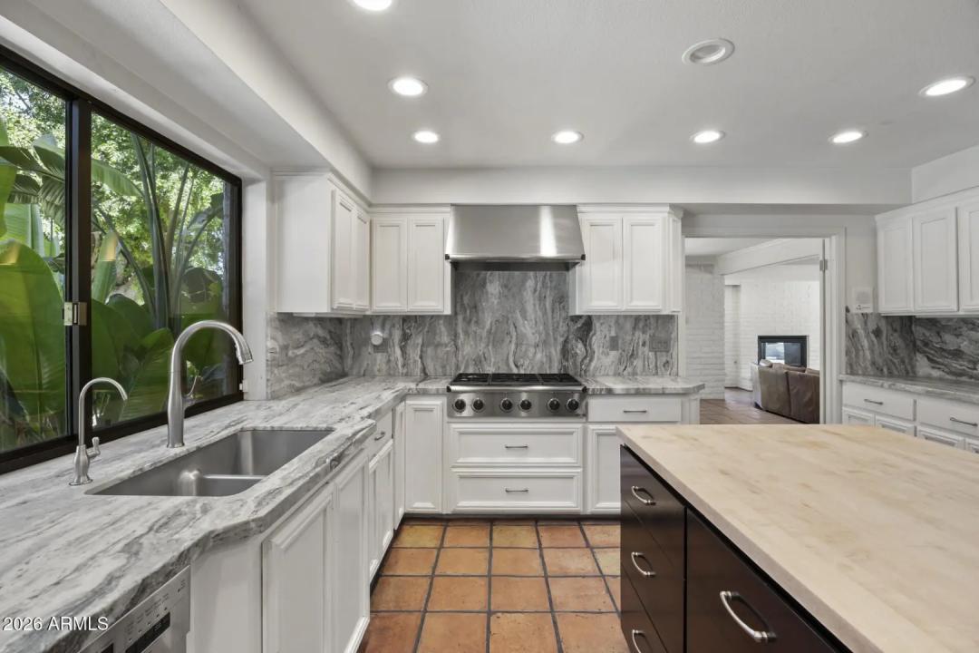 Real Estate Picture 25