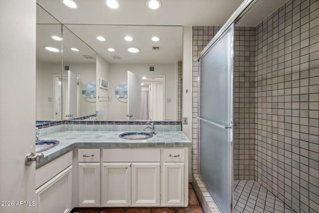 Real Estate Picture 32
