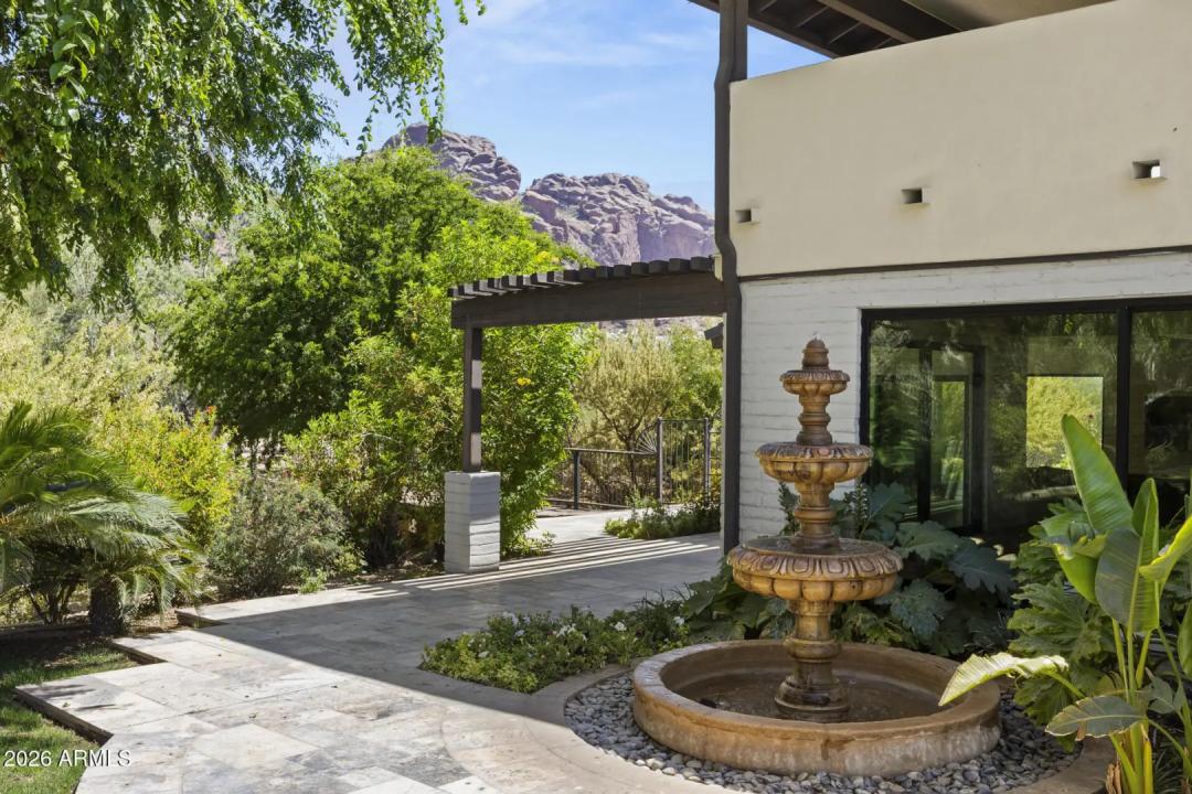 Real Estate Picture 13