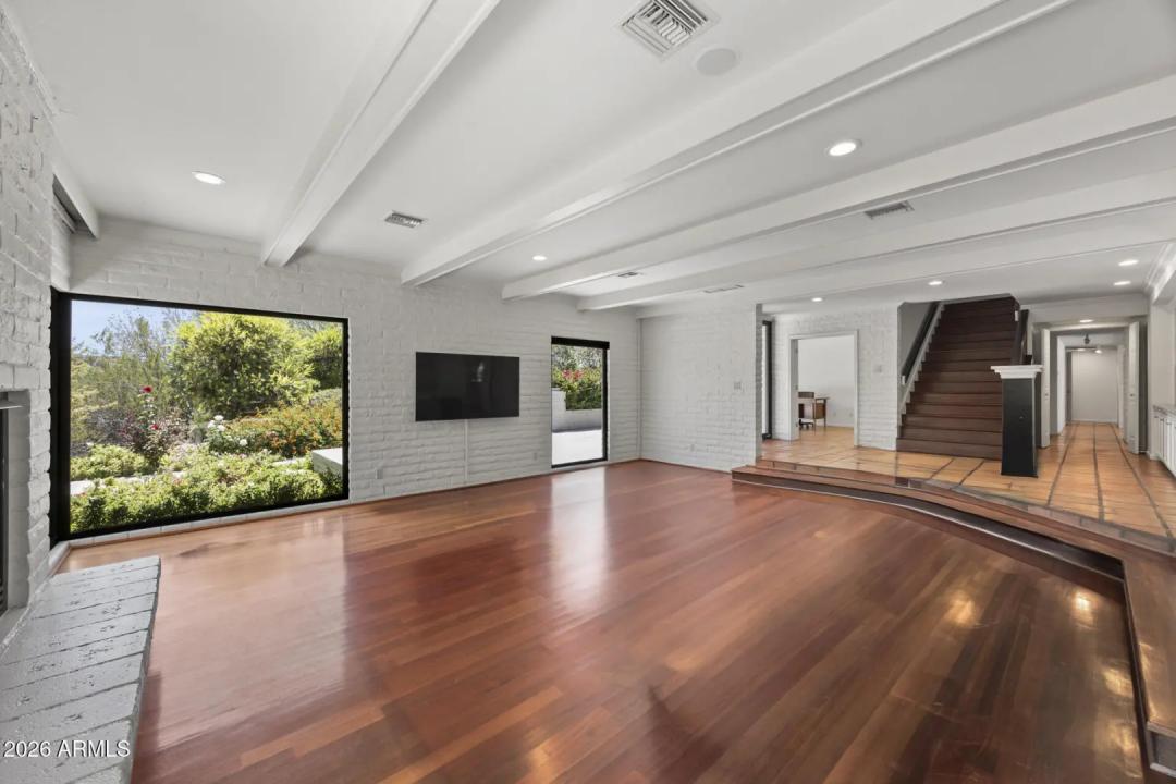 Real Estate Picture 20