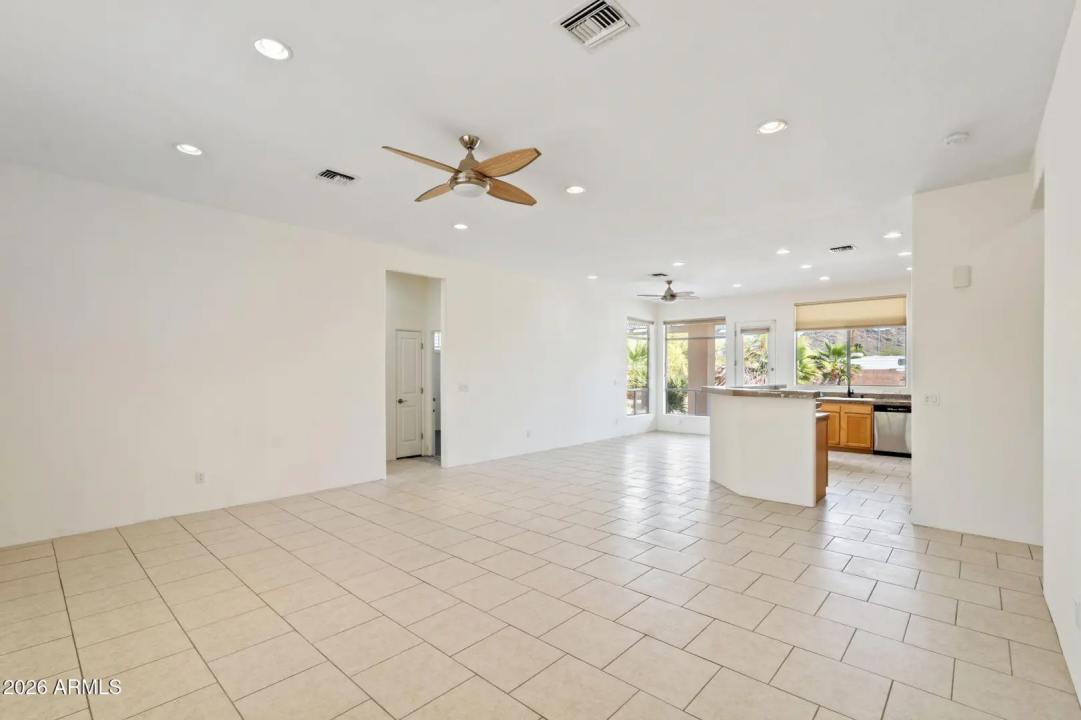 Real Estate Picture 5