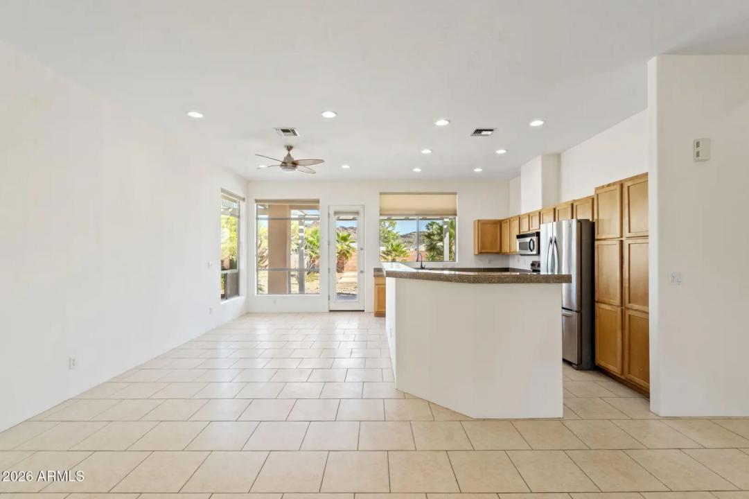 Real Estate Picture 8