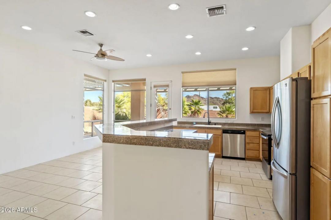 Real Estate Picture 9