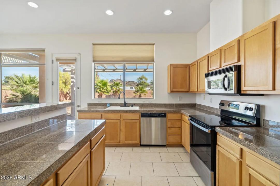 Real Estate Picture 10