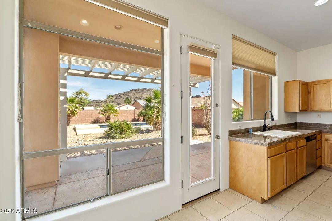 Real Estate Picture 14