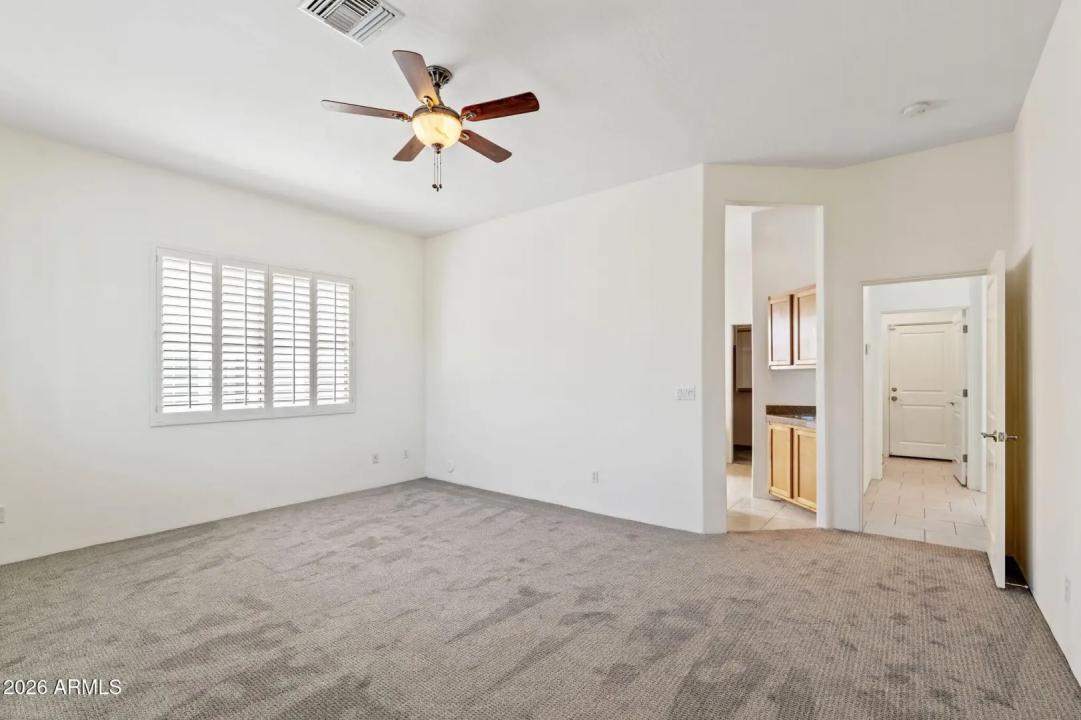 Real Estate Picture 18