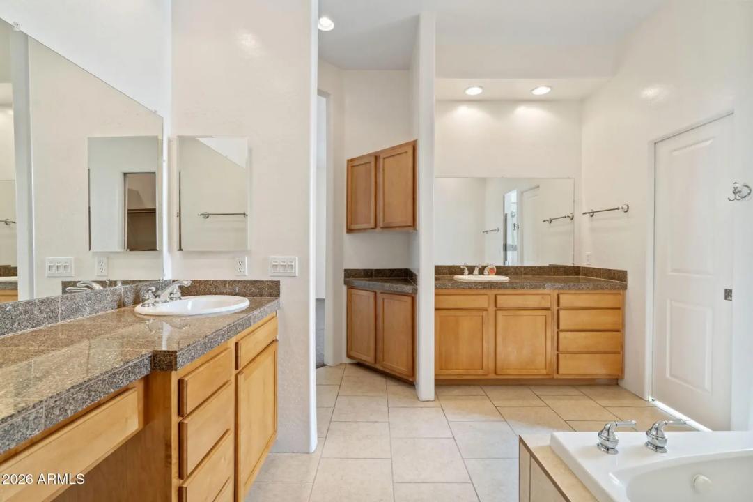 Real Estate Picture 22