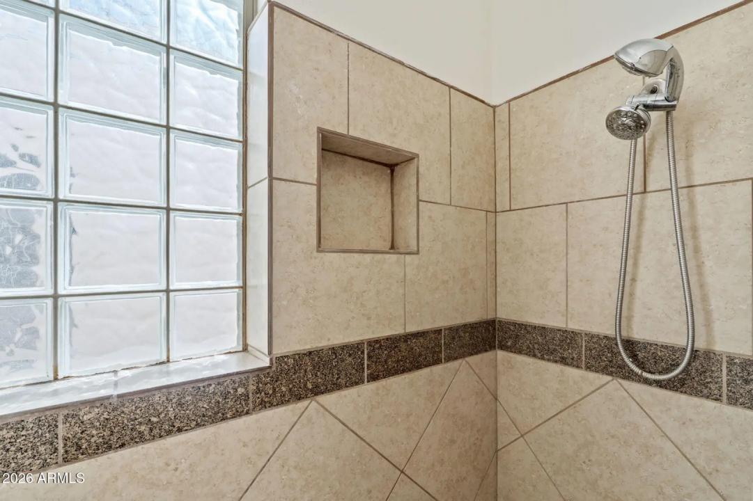 Real Estate Picture 24