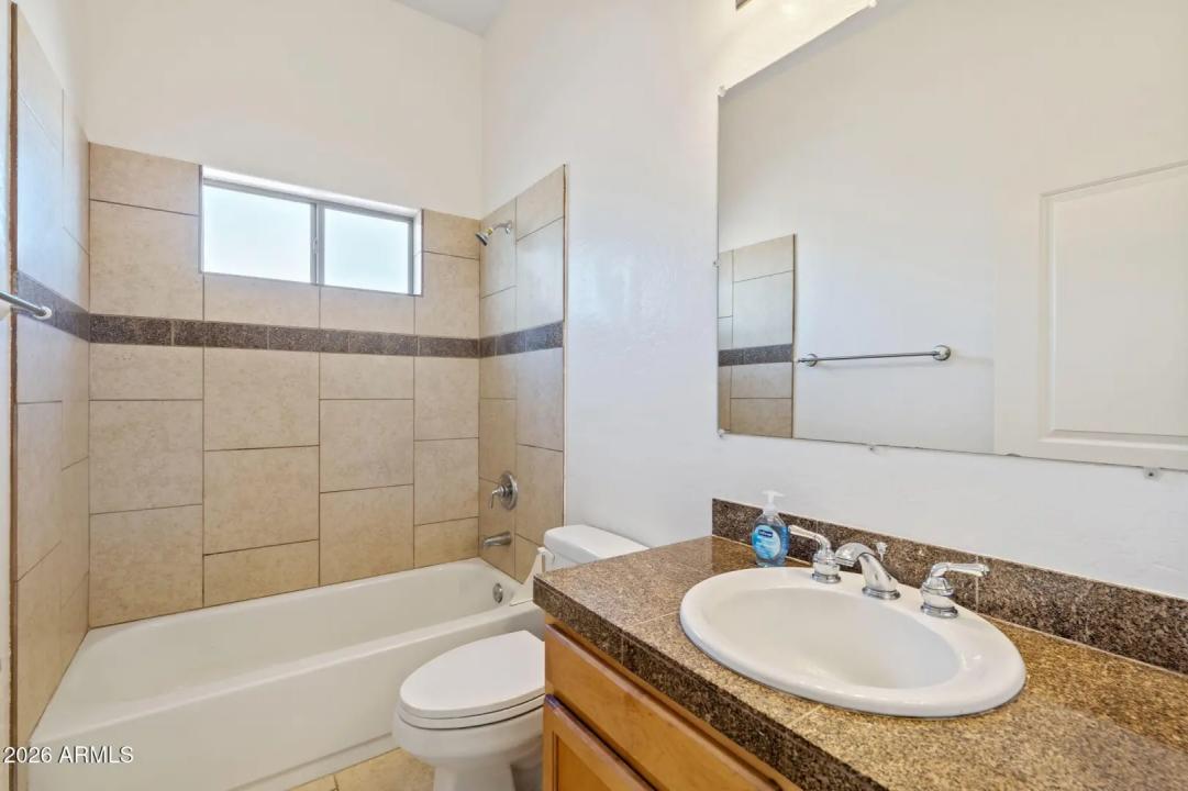 Real Estate Picture 28