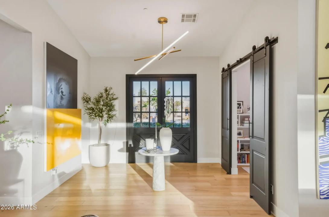 Real Estate Picture 3