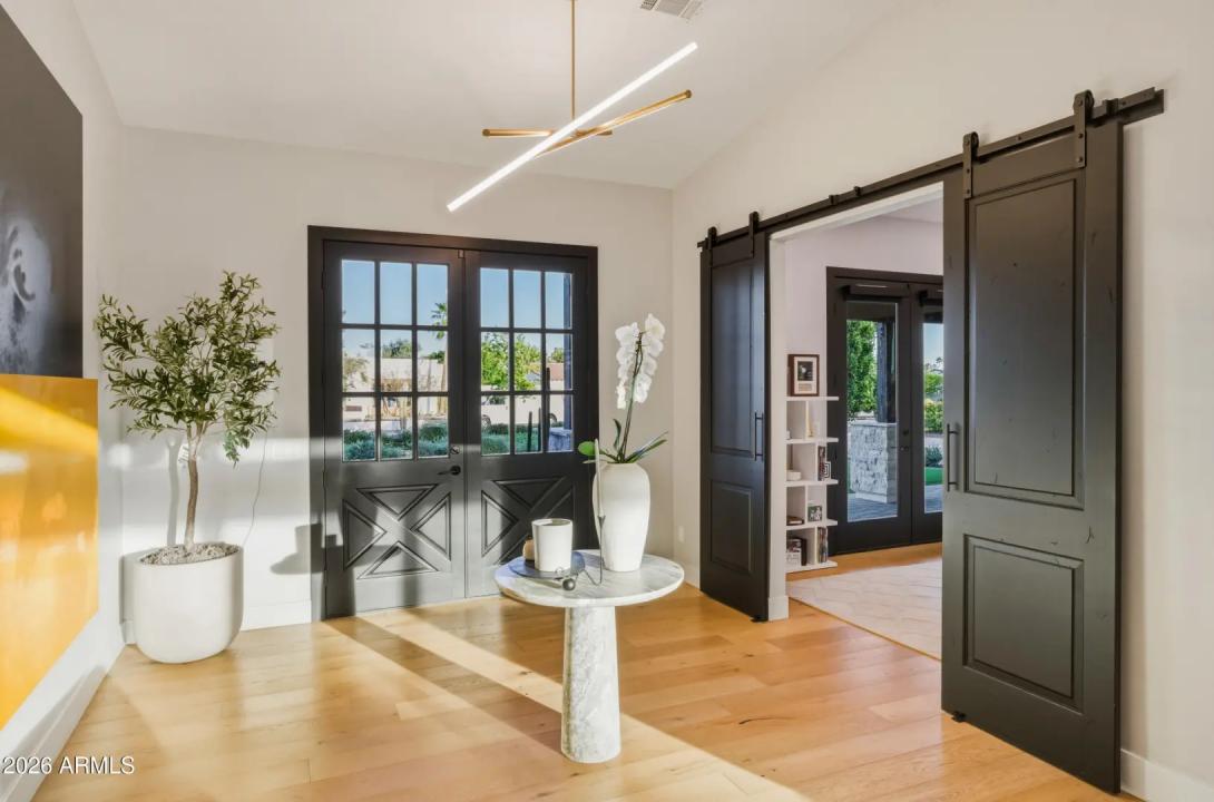 Real Estate Picture 4