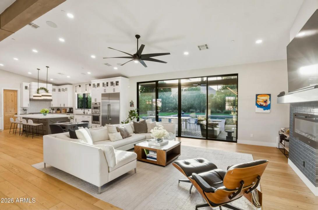 Real Estate Picture 6