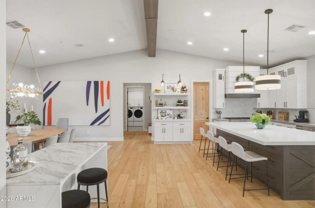 Real Estate Picture 11