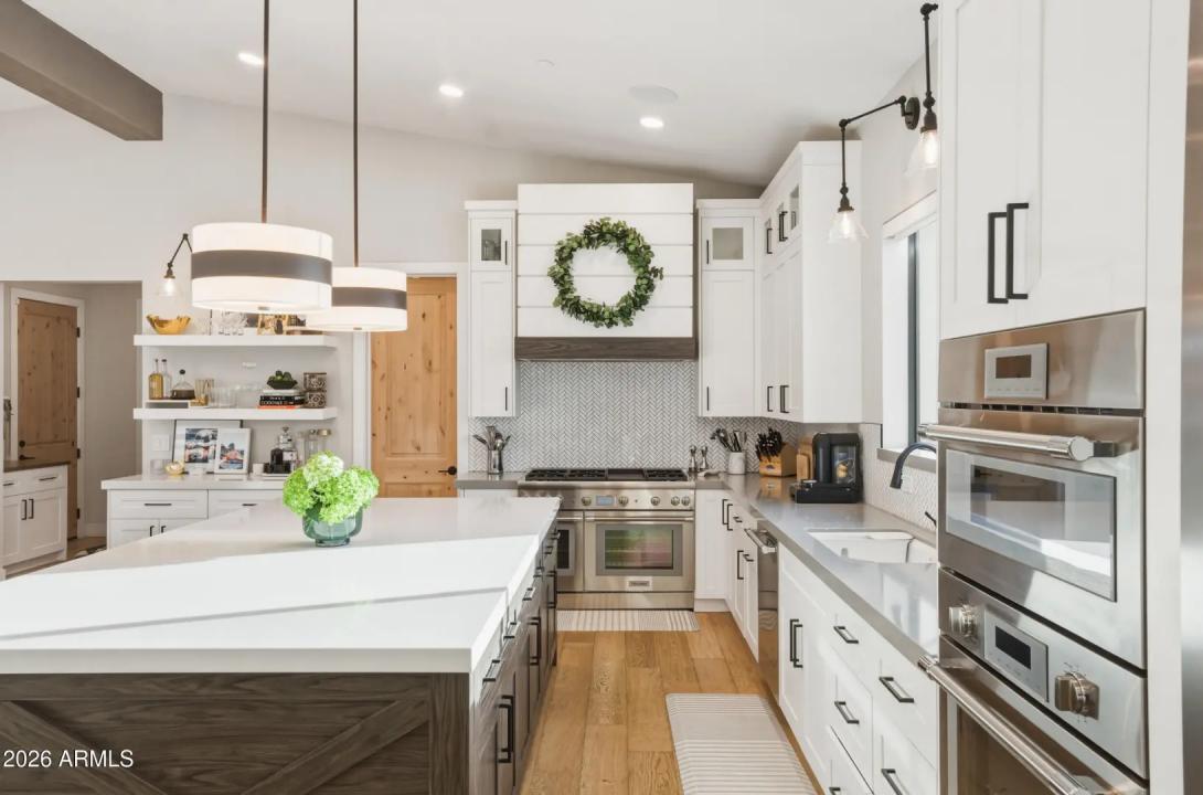 Real Estate Picture 13