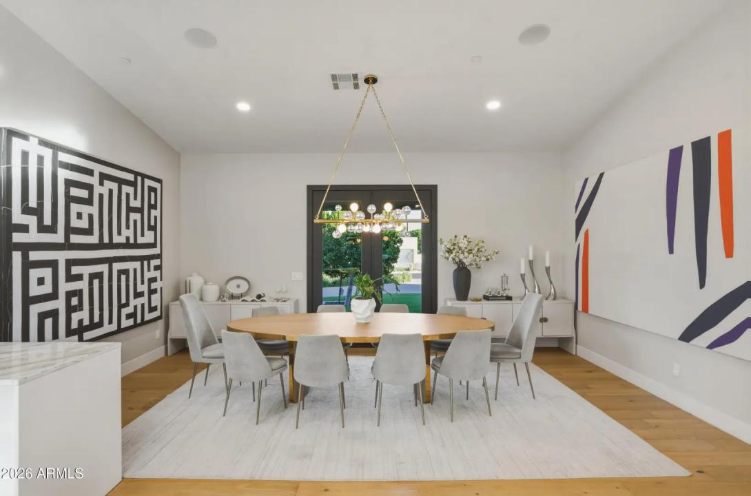 Real Estate Picture 16