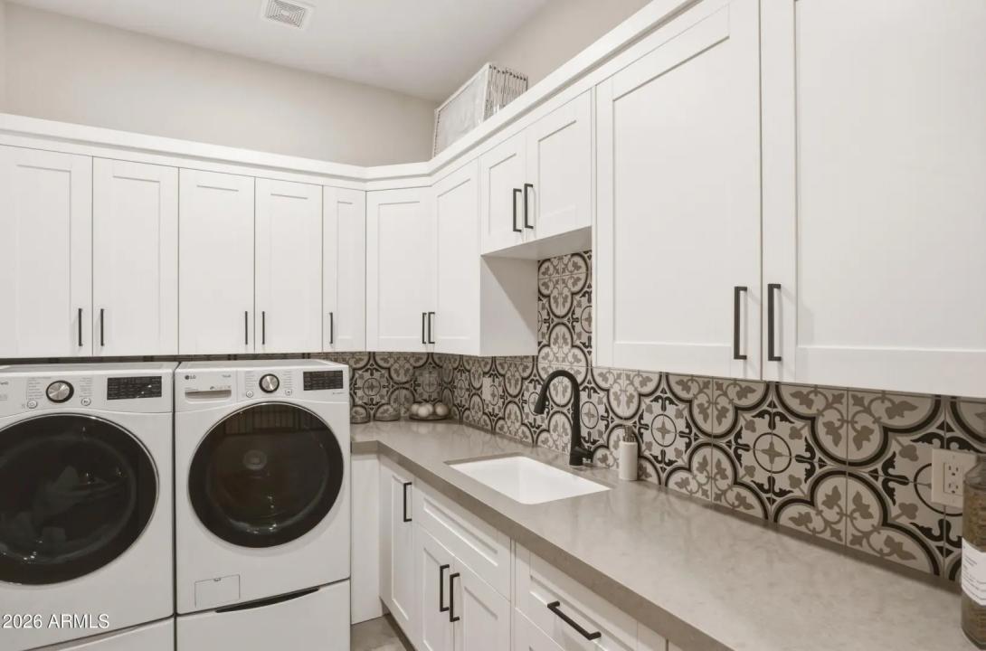 Real Estate Picture 19