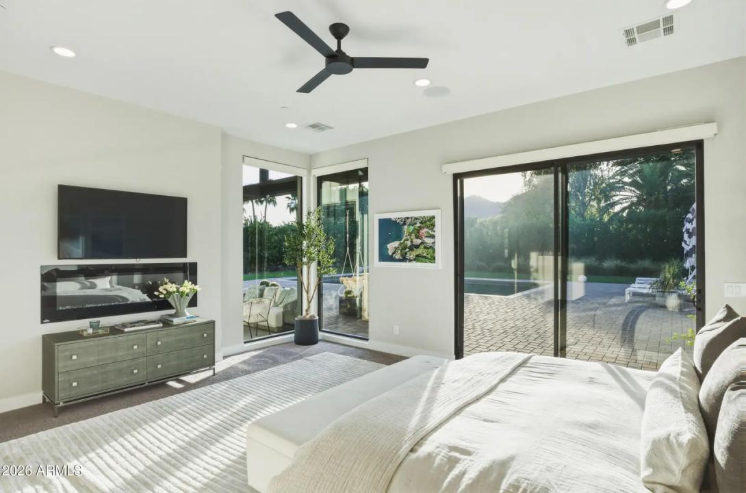 Real Estate Picture 25